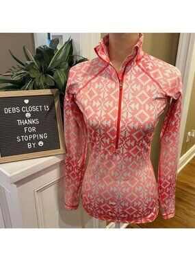 Nike Pro Women’s 1/2 Zip Pullover Size Small Style 485693-636 Coral Geometric